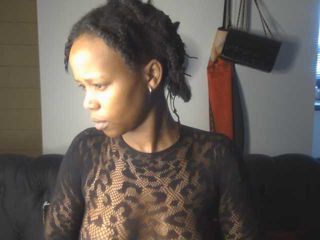 SexyBaddie live cam on BongaCams