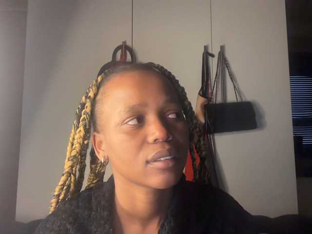 SexyBaddie live cam on BongaCams