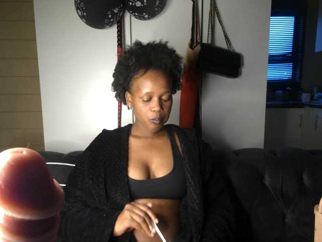 SexyBaddie live cam on BongaCams