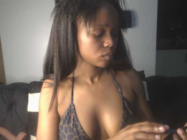 SexyBaddie live cam on BongaCams