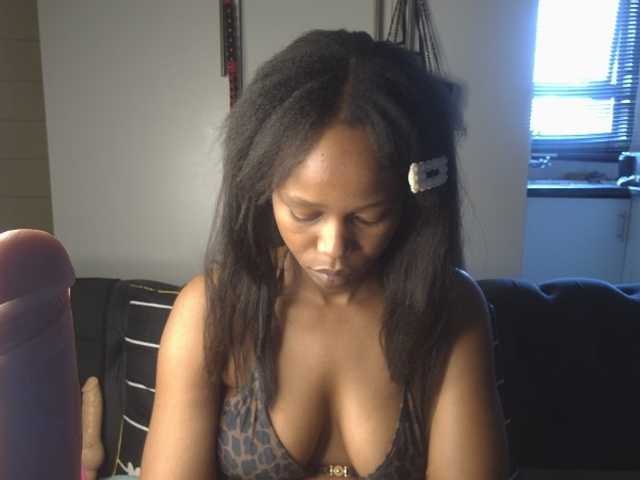 SexyBaddie live cam on BongaCams