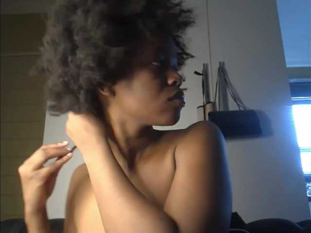 SexyBaddie live cam on BongaCams