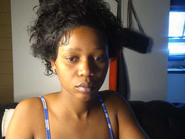 SexyBaddie live cam on BongaCams