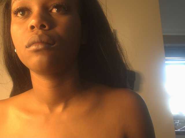 SexyBaddie live cam on BongaCams