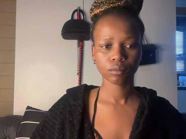 SexyBaddie live cam on BongaCams