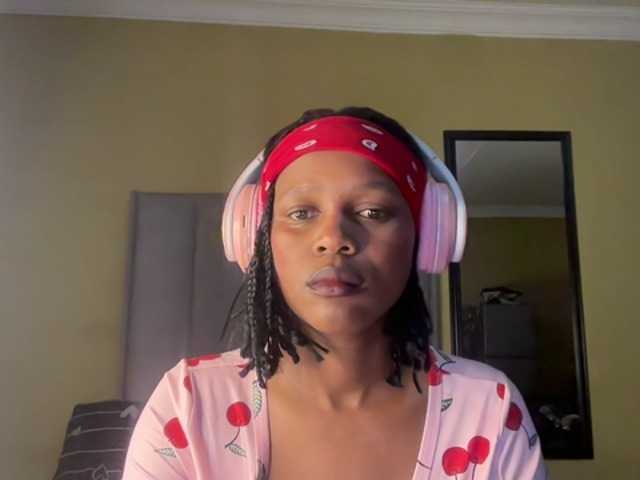 SexyBaddie live cam on BongaCams
