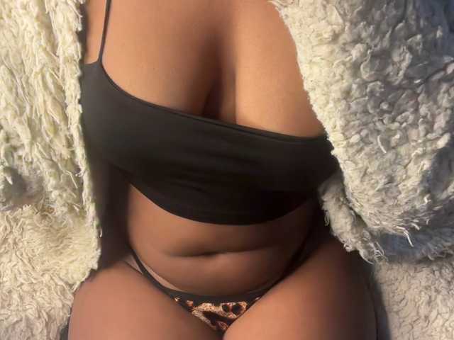 SexyBaddie live webcam show