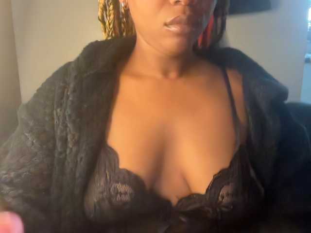SexyBaddie live cam on BongaCams