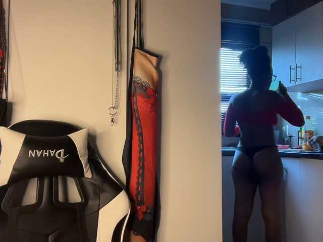 SexyBaddie live cam on BongaCams