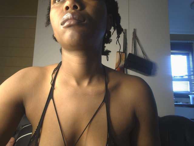 SexyBaddie live cam on BongaCams