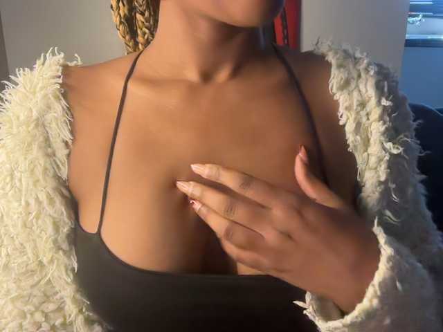 SexyBaddie live cam on BongaCams