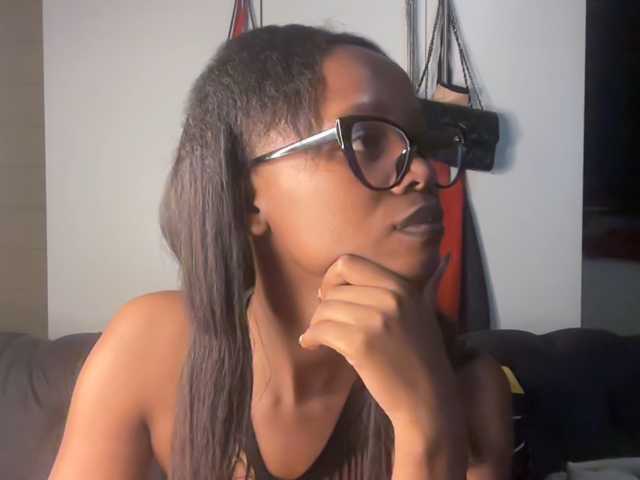 SexyBaddie live cam on BongaCams