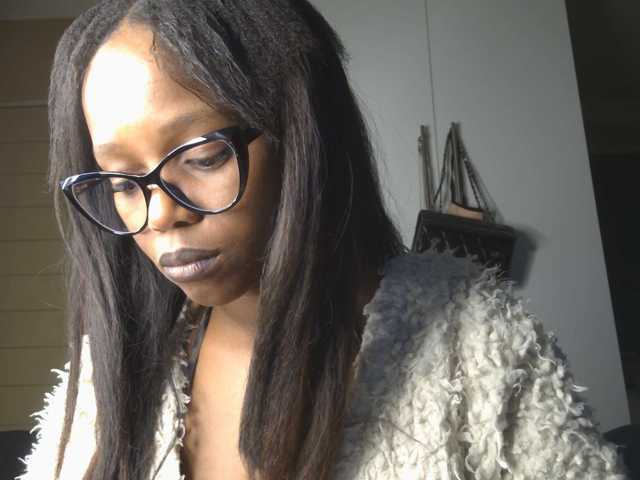 SexyBaddie live cam on BongaCams