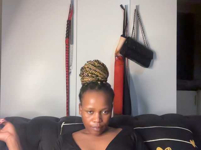 SexyBaddie live cam on BongaCams