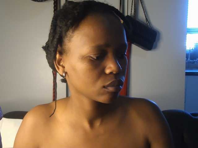 SexyBaddie live cam on BongaCams