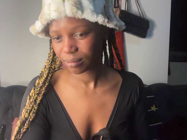 SexyBaddie live cam on BongaCams