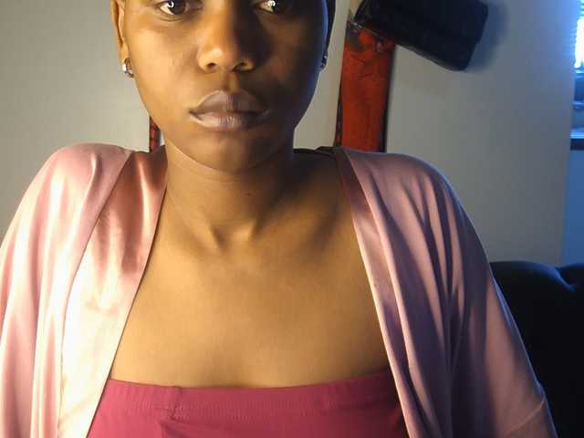 SexyBaddie live cam on BongaCams
