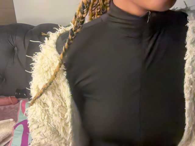 SexyBaddie live cam on BongaCams