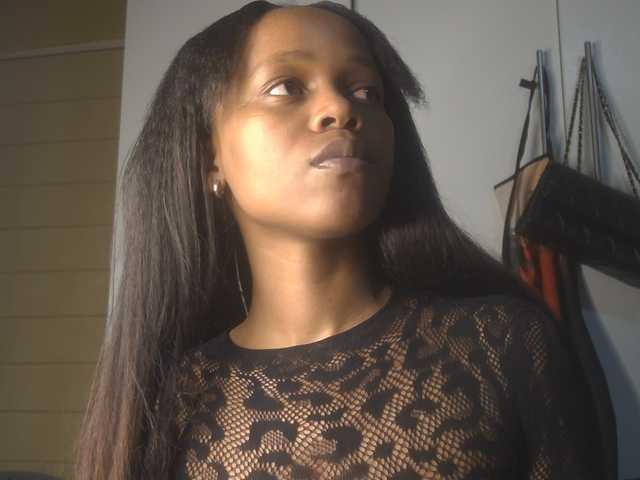 SexyBaddie live cam on BongaCams