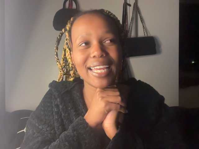 SexyBaddie live cam on BongaCams