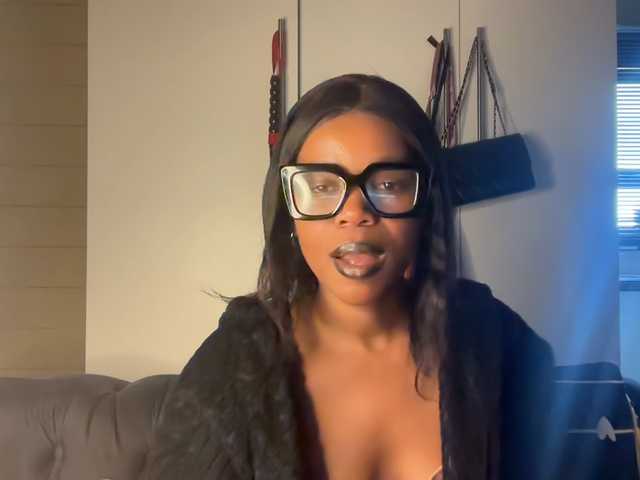 SexyBaddie live cam on BongaCams