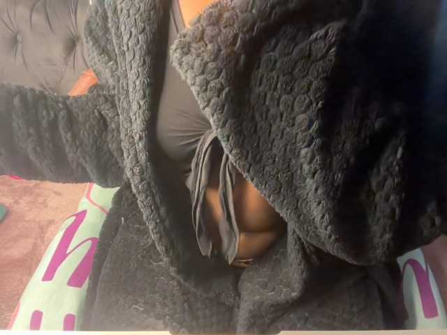SexyBaddie live cam on BongaCams