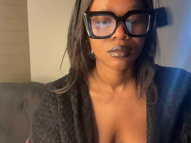 SexyBaddie live cam on BongaCams