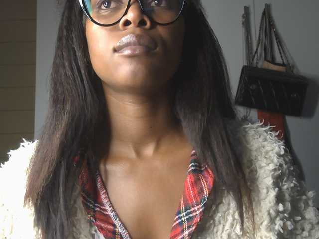 SexyBaddie live cam on BongaCams