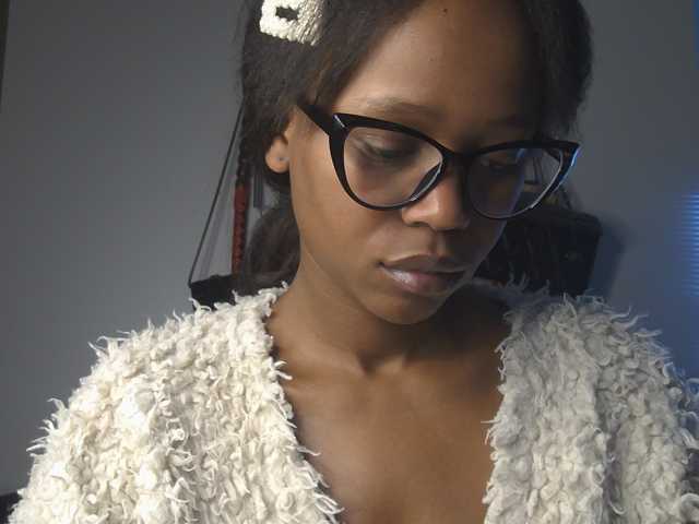 SexyBaddie live cam on BongaCams