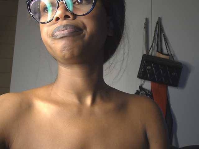 SexyBaddie live cam on BongaCams