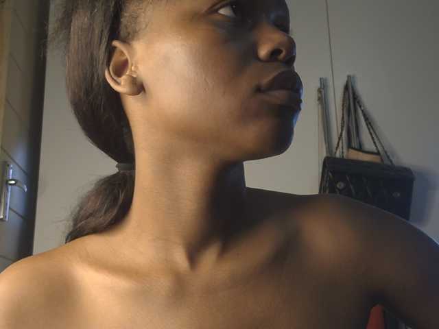 SexyBaddie live cam on BongaCams