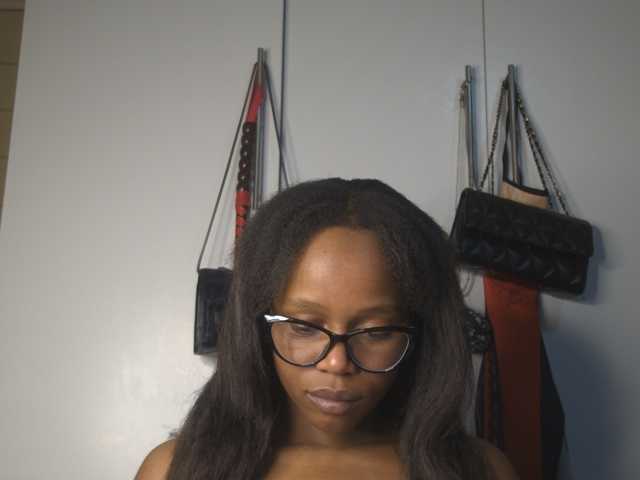 SexyBaddie live cam on BongaCams
