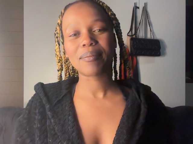 SexyBaddie live cam on BongaCams
