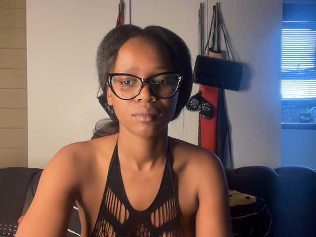 SexyBaddie live cam on BongaCams