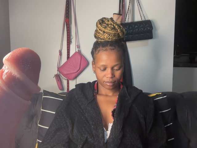 SexyBaddie live cam on BongaCams