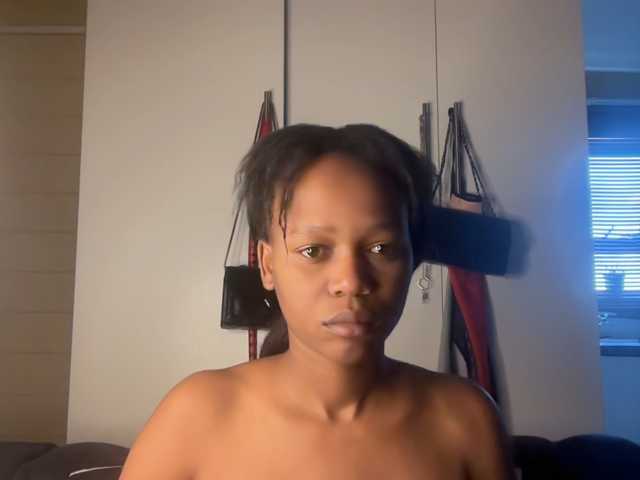 SexyBaddie live cam on BongaCams