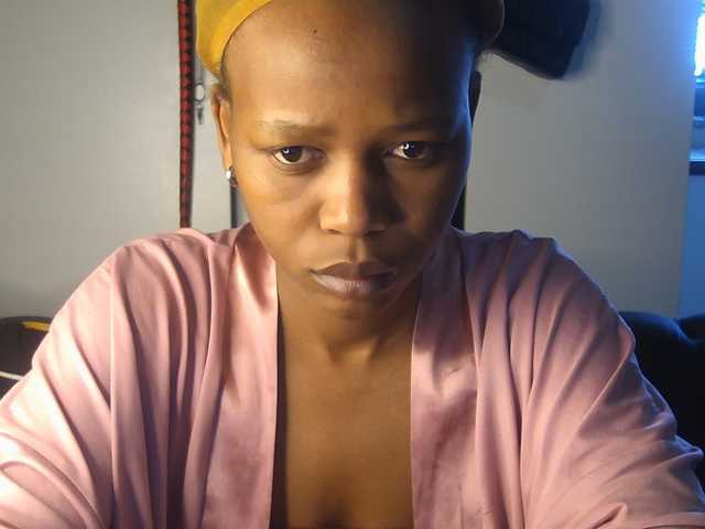 SexyBaddie live cam on BongaCams