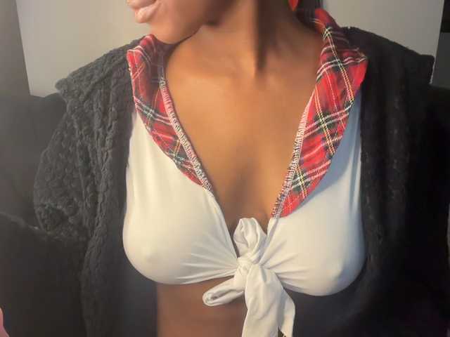 SexyBaddie live cam on BongaCams