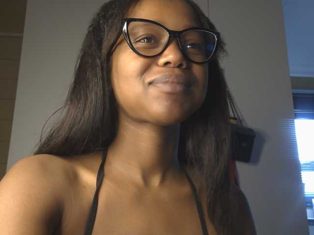 SexyBaddie live cam on BongaCams