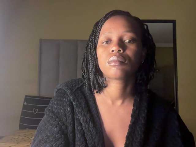 SexyBaddie live cam on BongaCams