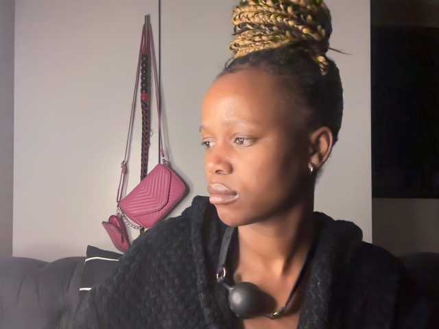 SexyBaddie live cam on BongaCams
