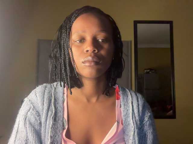 SexyBaddie live cam on BongaCams