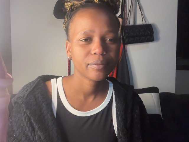 SexyBaddie live cam on BongaCams