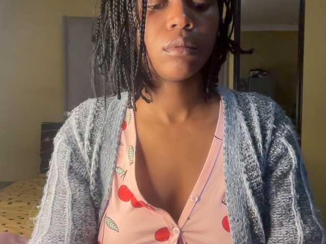 SexyBaddie live cam on BongaCams
