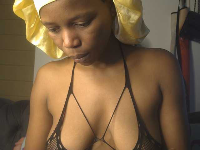 SexyBaddie live cam on BongaCams