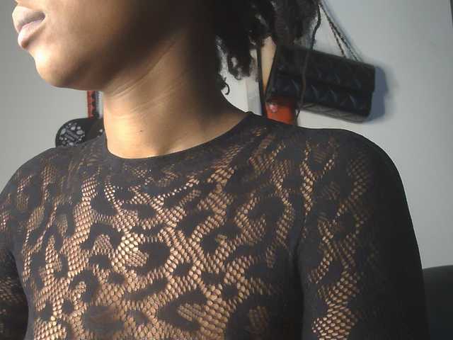 SexyBaddie live cam on BongaCams