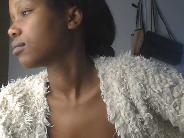 SexyBaddie live cam on BongaCams