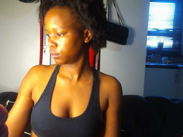 SexyBaddie live cam on BongaCams