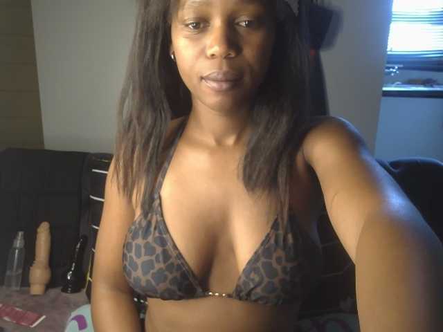 SexyBaddie live cam on BongaCams