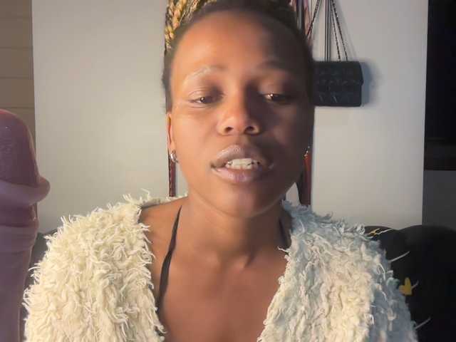 SexyBaddie live cam on BongaCams